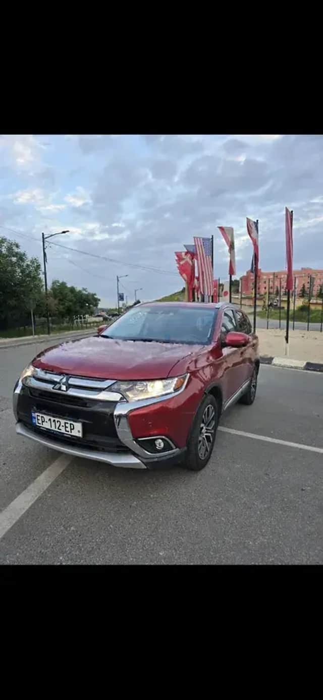 ქირავდება 7 ადგილიანი Mitsubishi Outlander