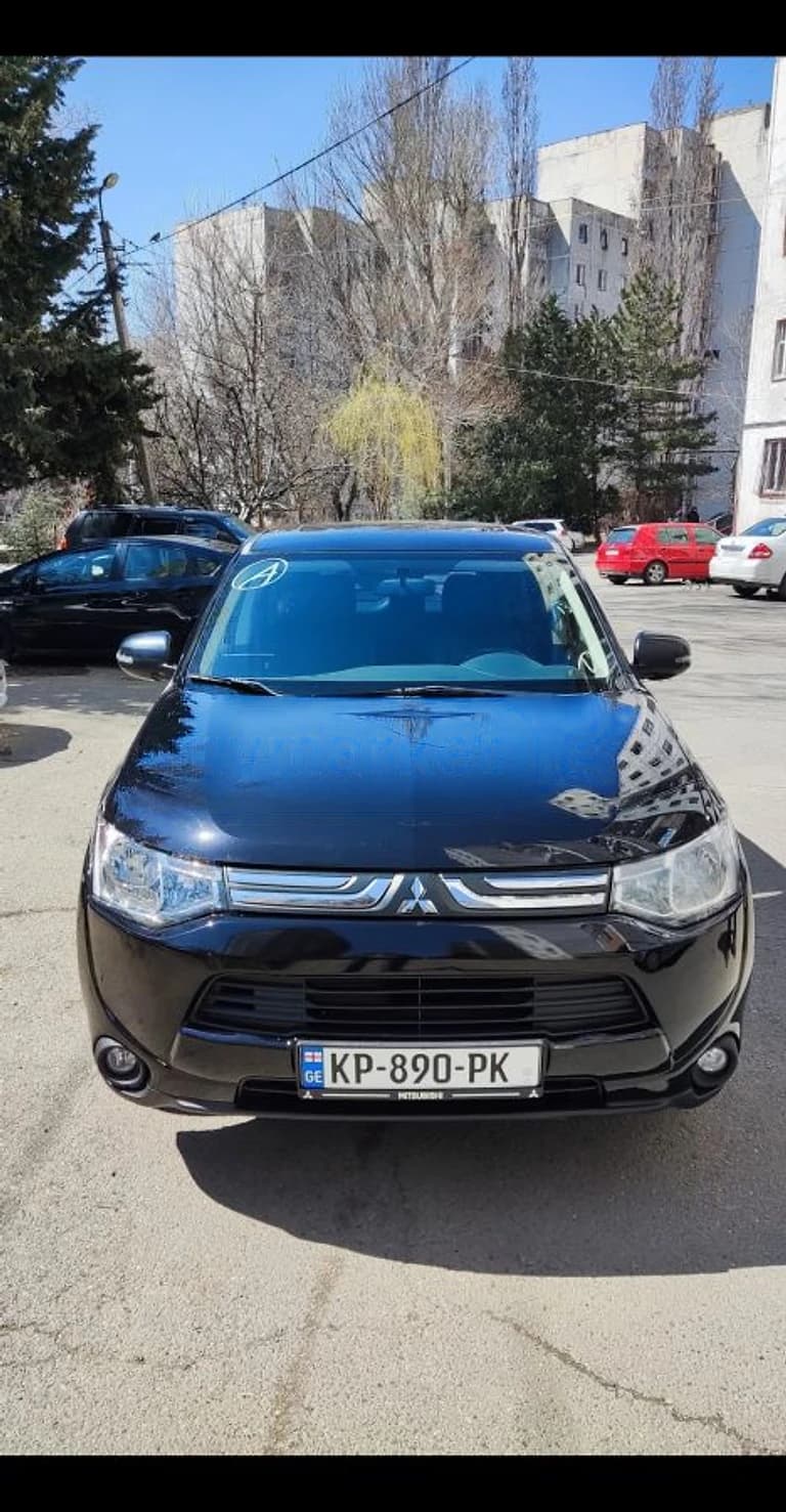ქირავდება ჯიპი 4X4 Mitsubishi Outlander. 7 ადგილია